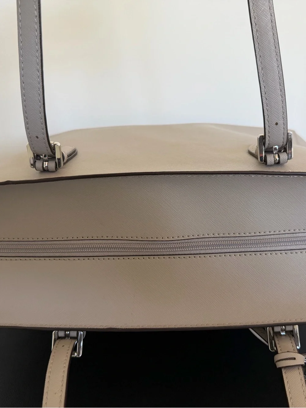 Michael Kors Voyager Large Saffiano Leather Tote Light Gray
